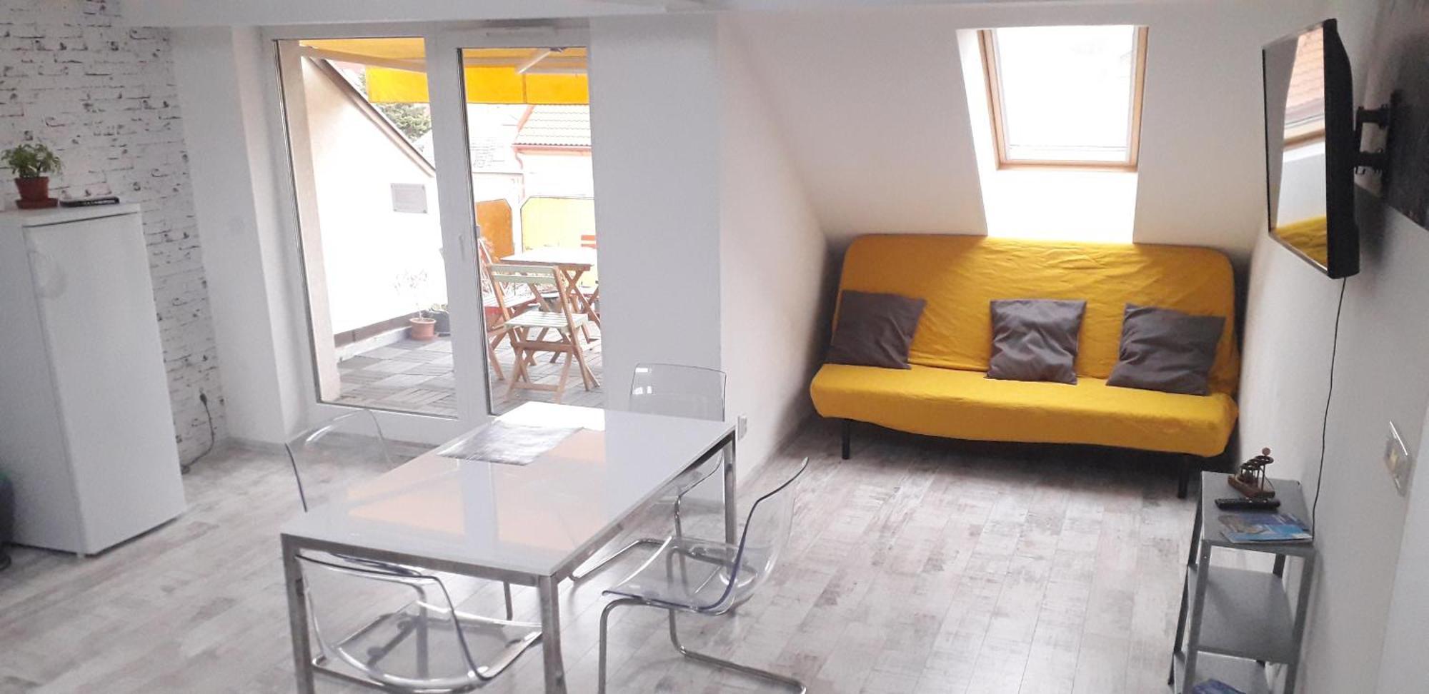 8X8 Tetoter Apartman Szeged Bagian luar foto