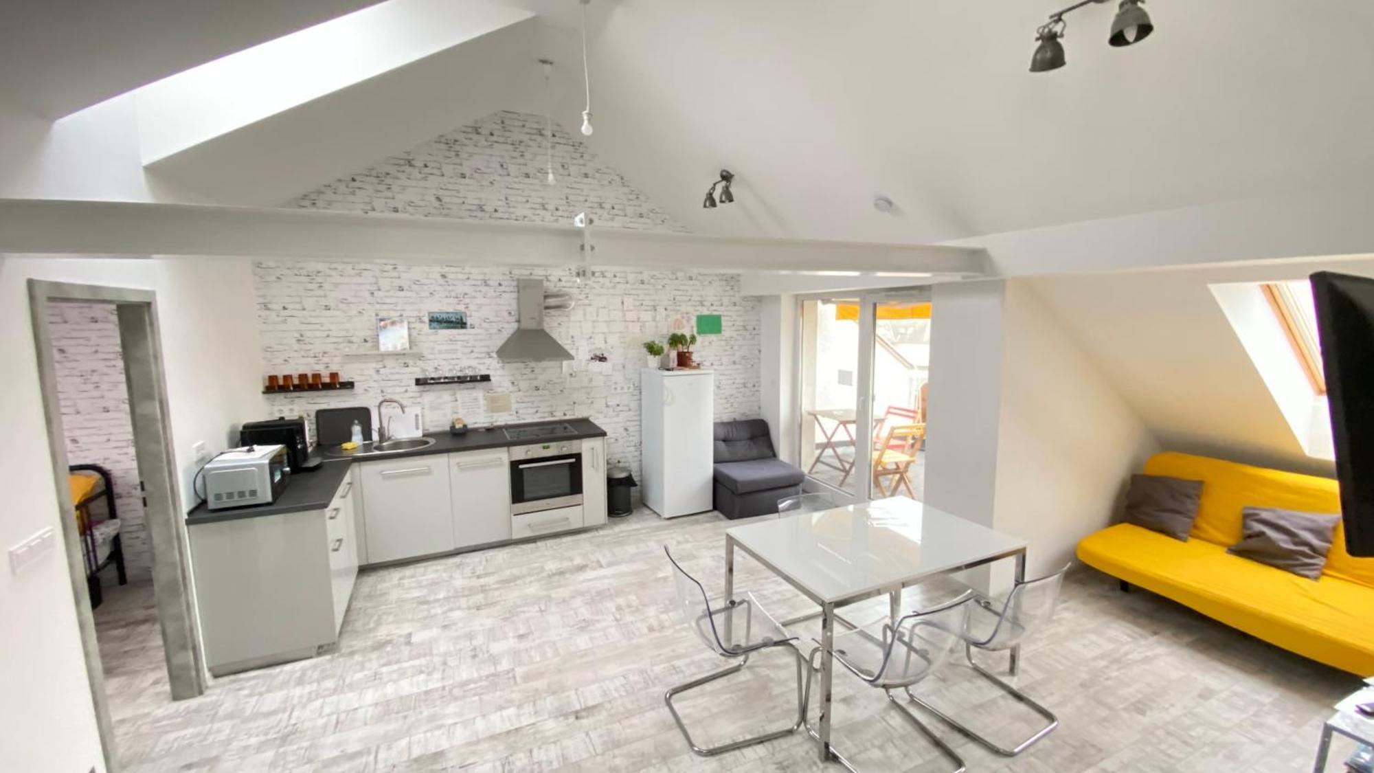 8X8 Tetoter Apartman Szeged Bagian luar foto